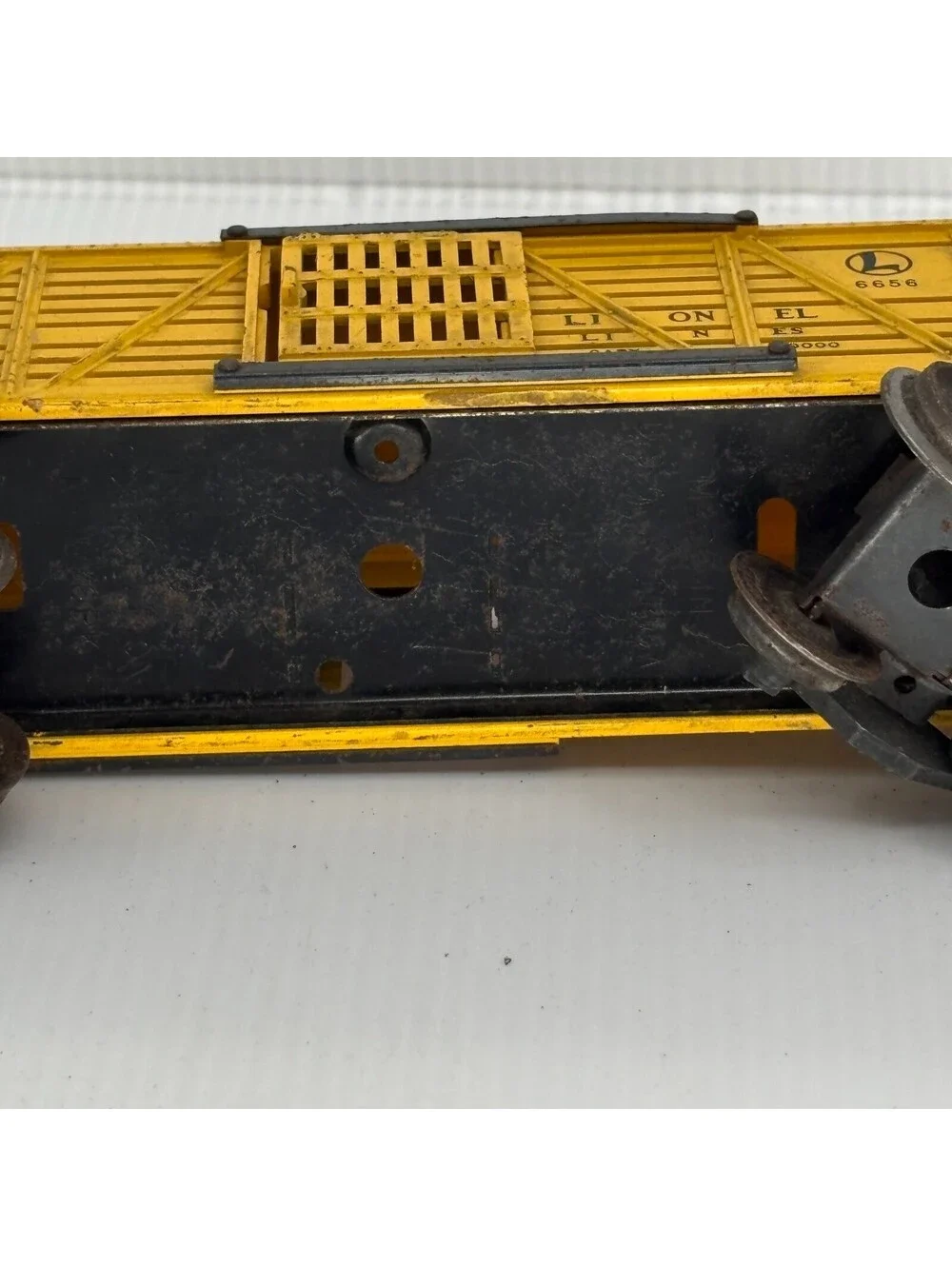 Vintage Lionel 6656 Yellow Lionel Lines O Gauge Stock Car Metal Made In USA